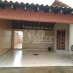 Casa Térrea com 3 dormitórios, sendo 1 suíte.