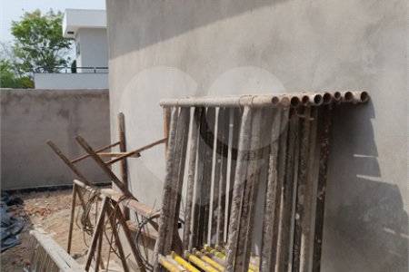 Casa térrea em fase de construção para venda no condomínio Quebec