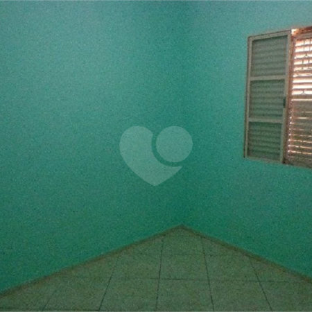 Casa Térrea com 2 dormitórios.