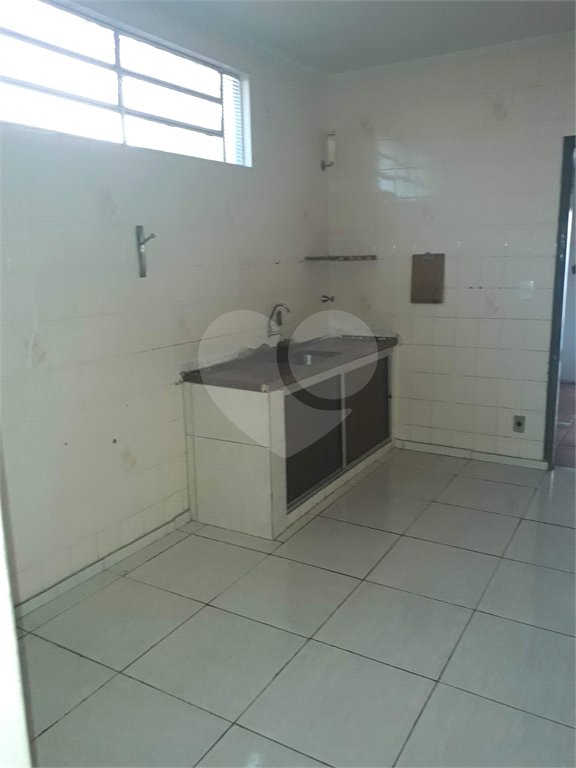 Casa térrea + Sala Comercial na Vila Prado.
