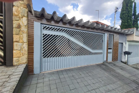 Casa com 183m², 3 dormitórios, 2 vagas, à venda em Santo André
