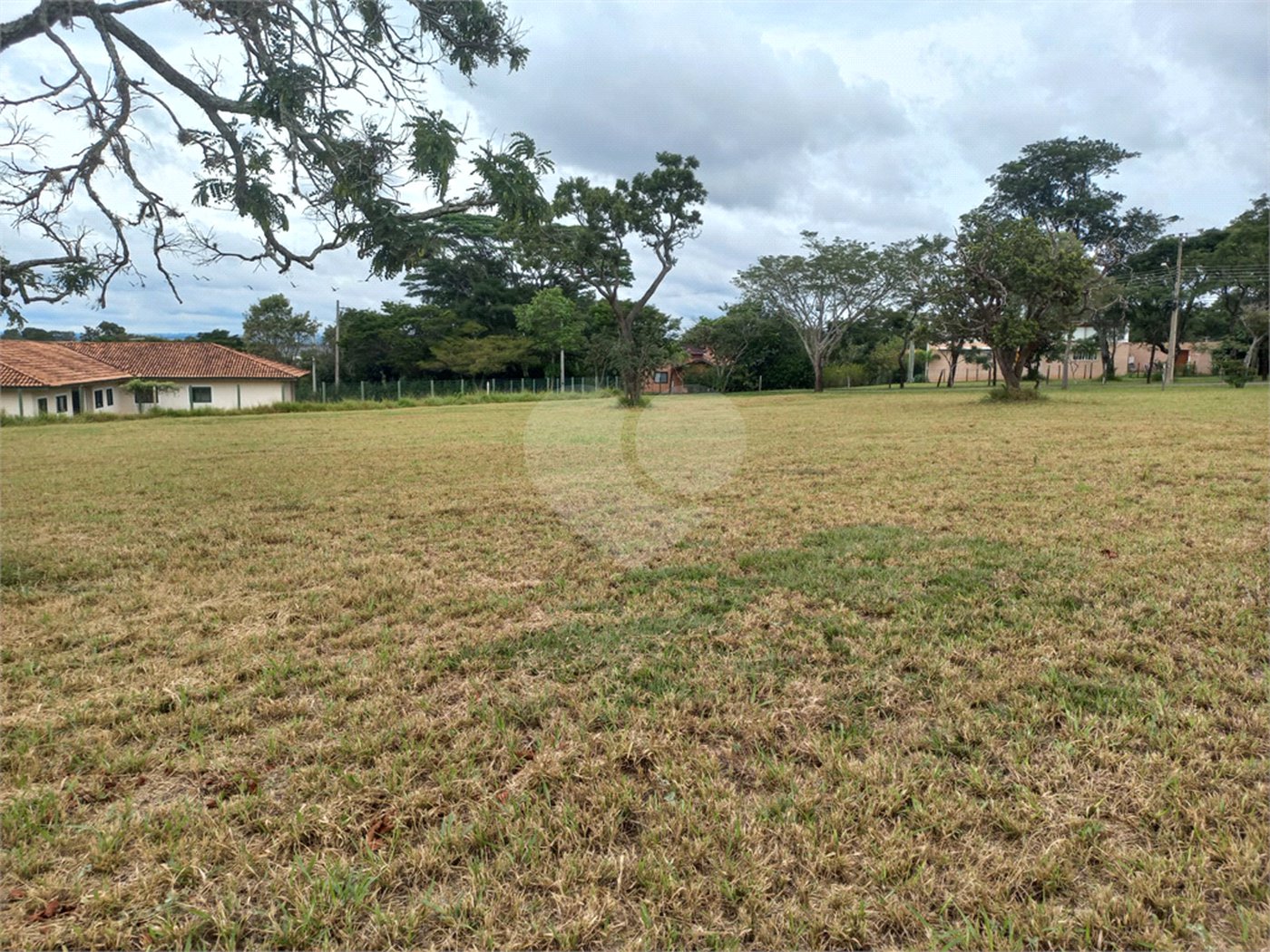 Lote Residencial no Condomínio Vila Pinhal do Broa.