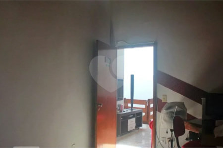 Casa com 250m² , 3 quartos, sendo 1 suíte , 3 vagas , à venda no Jd. Ana Maria - Santo André