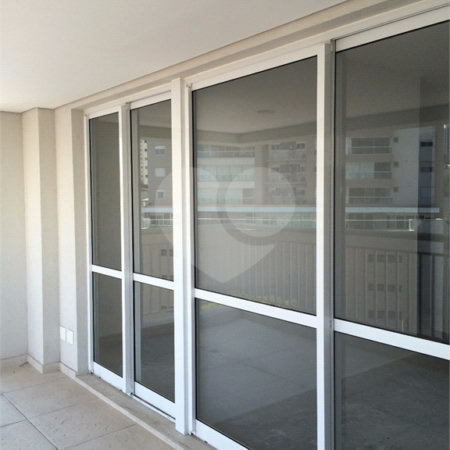 Condomínio Biografia Apartamento com 69m2 com 2 dormitórios e 1 vaga.Aceita Permuta