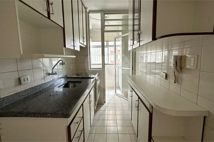 Apartamento 2 quartos (1suíte) 1 vaga na rua Piracema próximo a Saint Tropez
