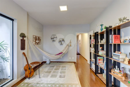 Sobrado à venda com 3 quartos, sendo 1 suíte, em Chácara Santo Antônio, São Paulo, SP