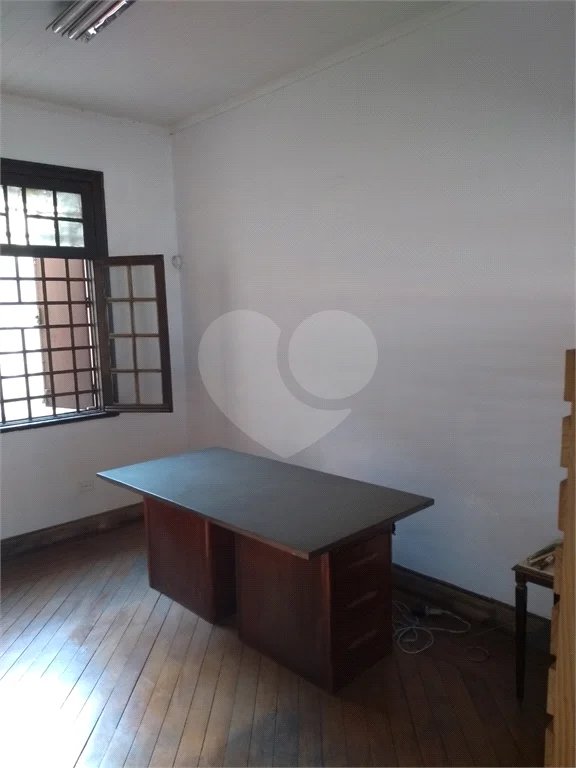 Imóvel Comercial com 6 Quartos e 2 banheiros à Venda, 445 m²