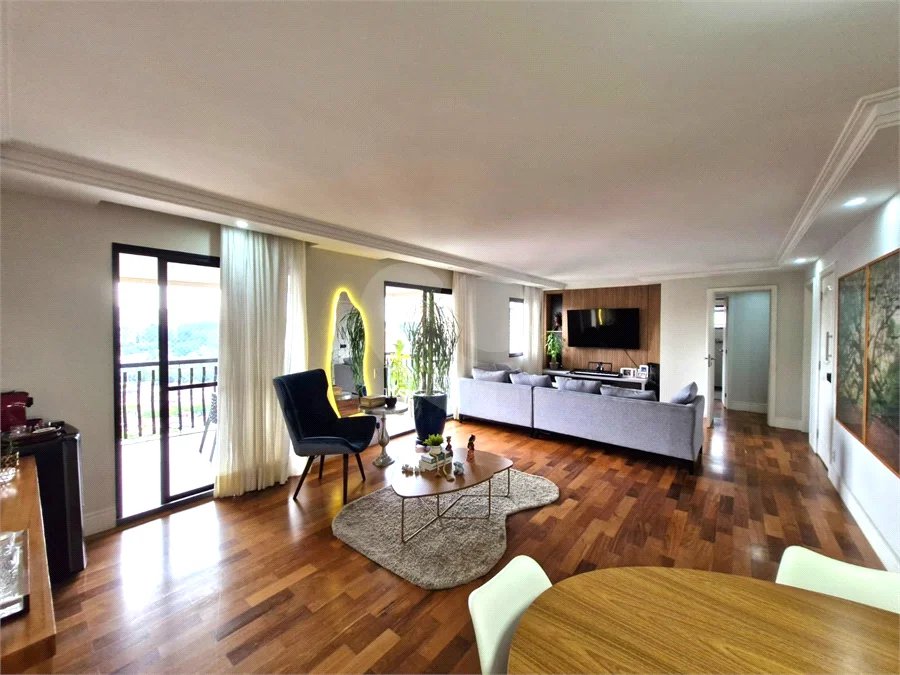 Apartamento a venda com 3 quartos no Alto da Boa Vista