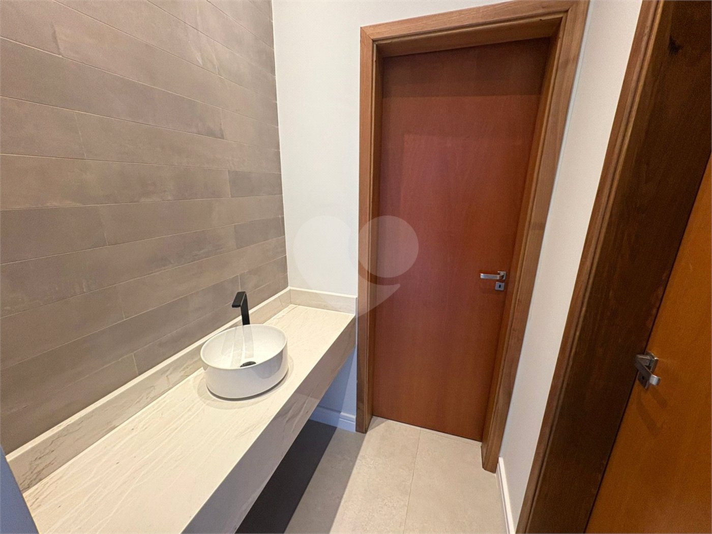 Casa á venda no condomínio Damha IV