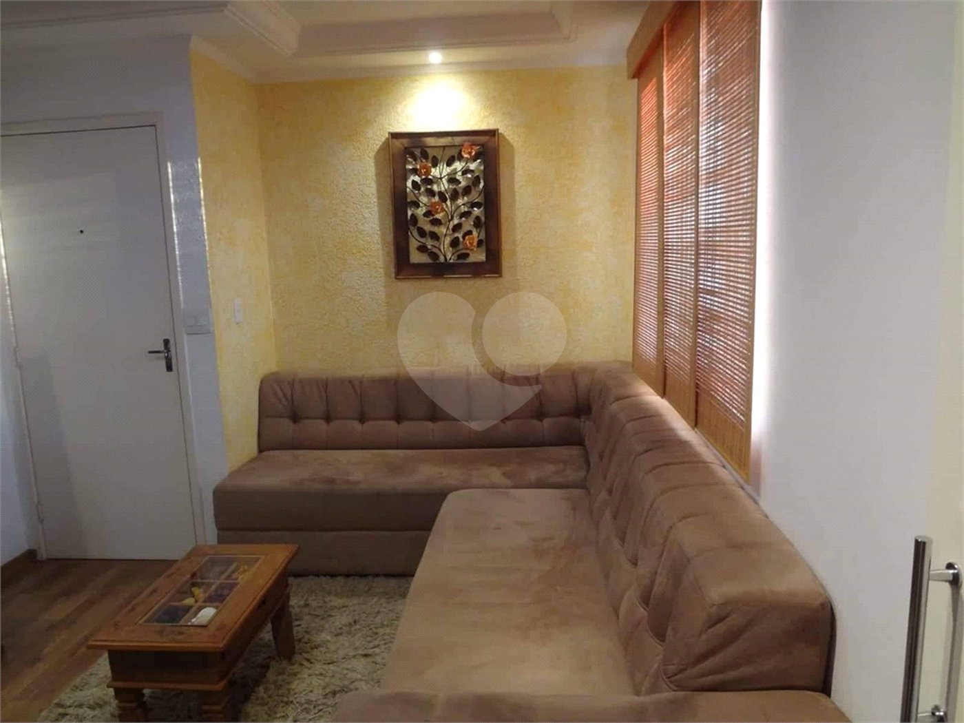 Apartamento no Condomínio Residencial Ipê I .