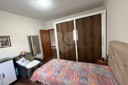 Casa com 367m², 3 dormitórios, 9 vagas, à venda na Vila Santa Teresa - Sto André.