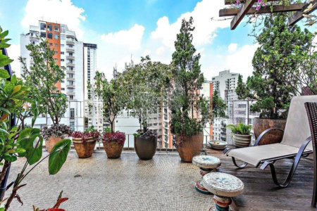 Com atmosfera de casa, esta Penthouse une charme e sofisticação em um dos endereços mais desejados da cidade