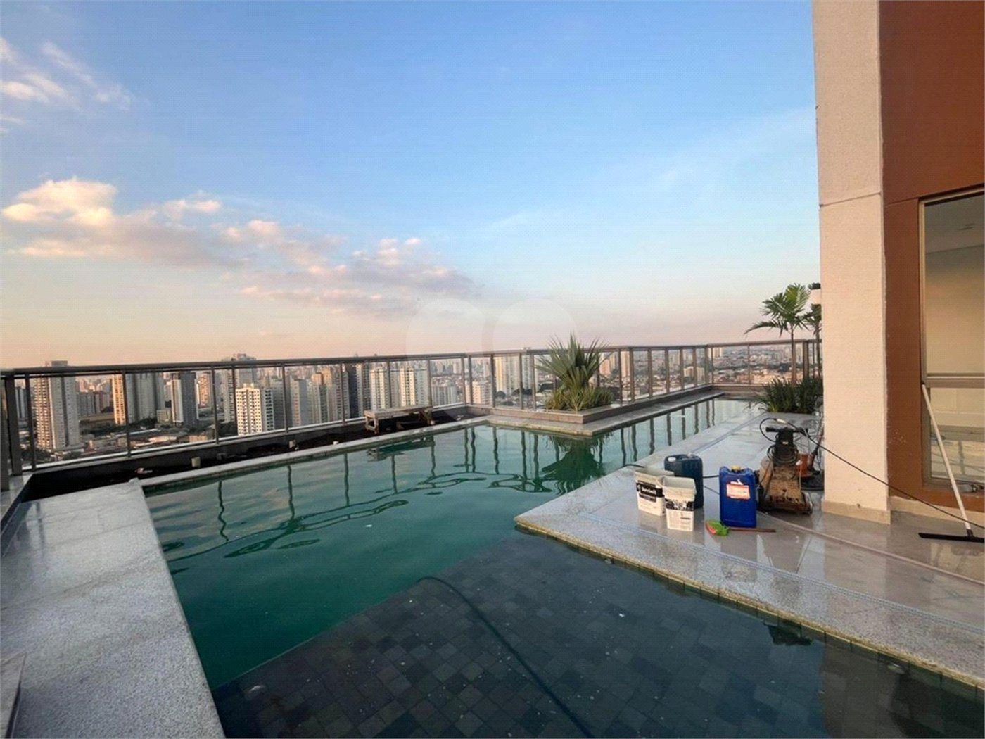Lindo apartamento em excelente localização no Alto da Mooca, com 83m² com 3 dorms, sendo 1 suite, banheiro,lavabo,varanda gourmet, Aceita e estuda Permuta.