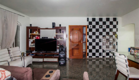 Sobrado à venda com 3 quartos, sendo 1 suíte,  em Bosque da Saúde, São Paulo, SP