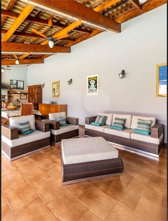 Casa com 6 Quartos e 8 banheiros à Venda, 1500 m² de Terreno em Atibaia/SP