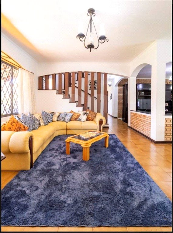 Casa com 6 Quartos e 8 banheiros à Venda, 1500 m² de Terreno em Atibaia/SP