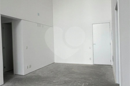 Charme, conforto e vista livre na Vila Clementino – 98 m² com pé-direito duplo!
