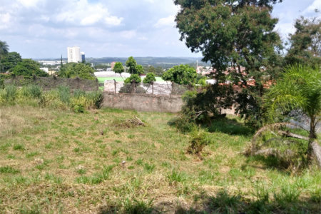 Terreno residencial e comercial de 1.078,16 m² - Avenida Conceição - R$ 2.950.000,00- Aceita parte em permuta com imóveis - Excelente Localização -Fácil acesso as Rodovias.