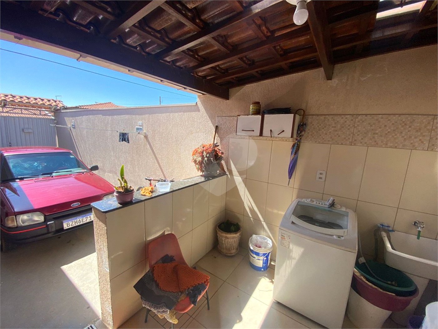 Casa e sala comercial na Vila Jacobucci