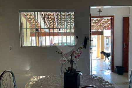 Casa de 3 quartos em Ibaté - SP