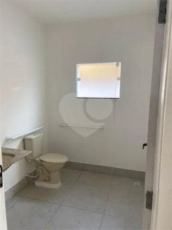 CASA COMERCIAL PARA LOCAÇÃO DE 150M², 5 SALAS, 4 BANHEIROS, 4 VAGAS - BAIRRO JARDIM DAS INDUSTRIAS -