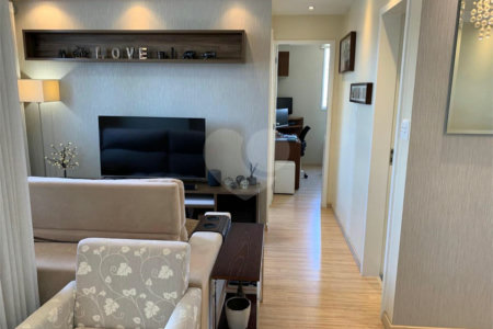 Apartamento de 70m2 com 3 dorms, 2 banheiros, 1 suíte, 1 vaga. Estuda permuta.