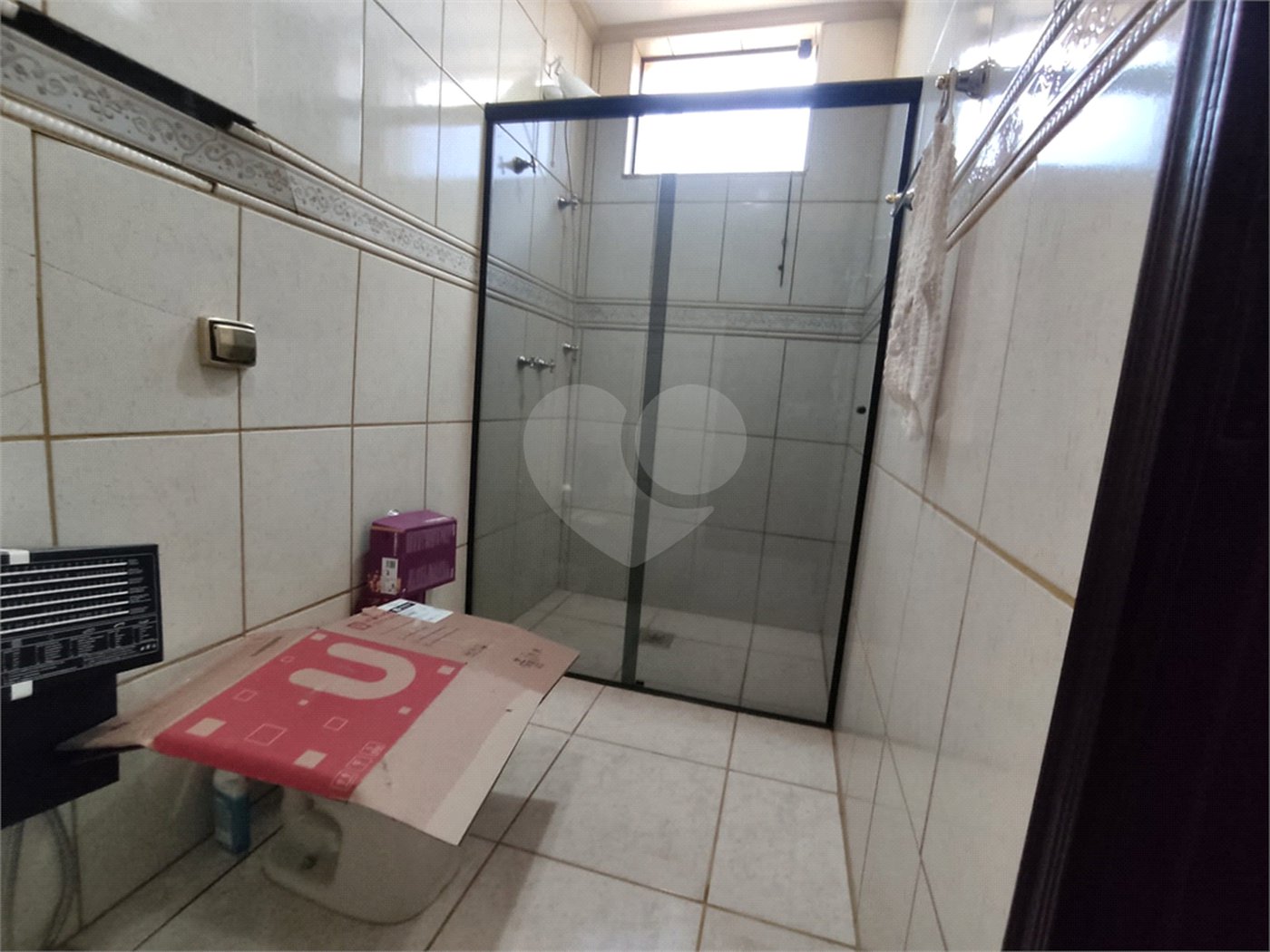 Sobrado espaçoso com 3 quartos,no Parque Fehr á Venda!
