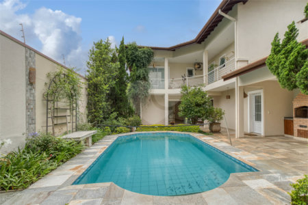 Casa à venda com 4 suítes em Chácara Monte Alegre, São Paulo, SP