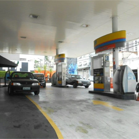 Terreno na Barra Funda. Espaço para posto de gasolina e farmácias em ótima localização