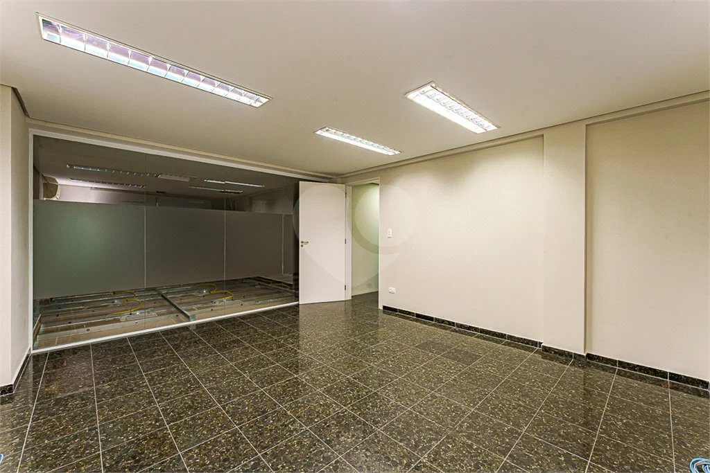 Prédio inteiro comercial á venda e locação na Vila Leopoldina.