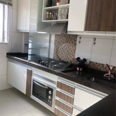 Apartamento no Condomínio Spazio Monte Royal .