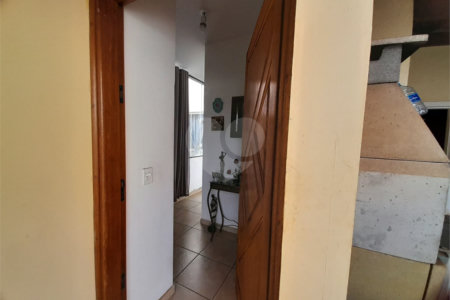 Sobrado à Venda no Parque Fehr – 3 Dormitórios e Área Gourmet em Rua Tranquila