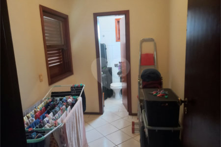 Casa à venda com 4 quartos, sendo 2 suítes,  em Villaggio Capríccio, Louveira, SP
