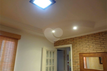 Apartamento no Condomínio Residencial Ipê I .