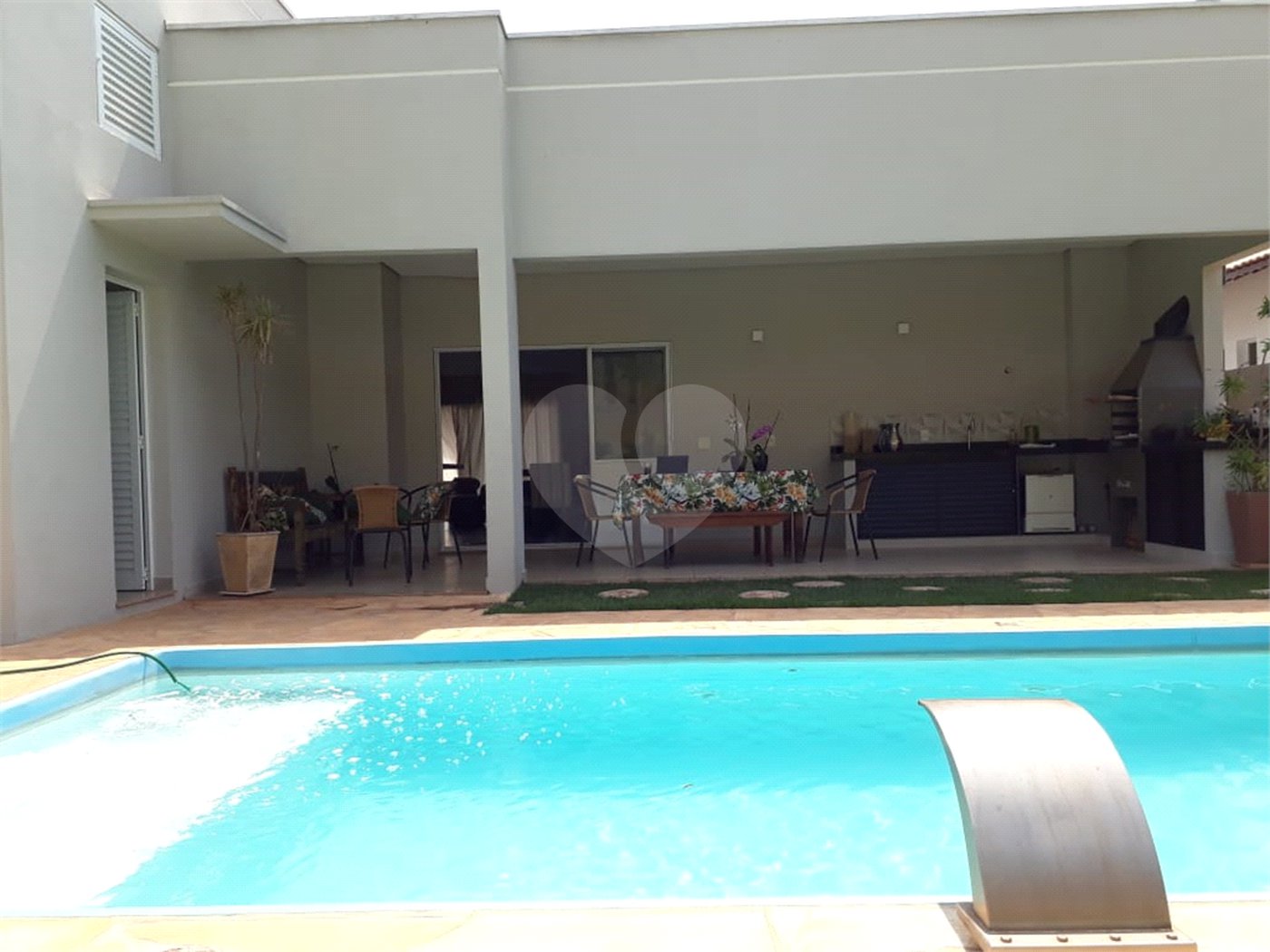 Casa térrea no Condomínio Reserva dos Vinhedos - Louveira / SP.