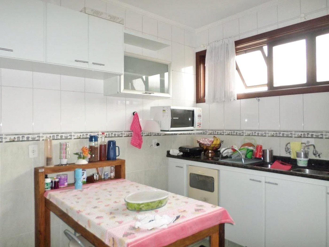 Casa à venda com 4 quartos, sendo 2 suítes, em Jardim Leonor, São Paulo, SP