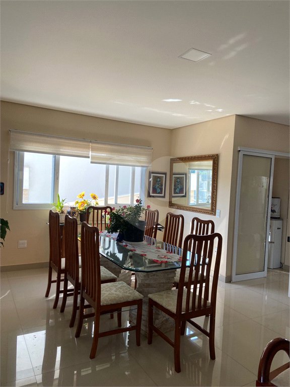 Linda casa Condomínio Santa Isabel I