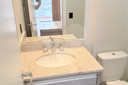 Flat Mobiliado e Reformado de 42 m² com Varanda e Vista Panorâmica em Frente ao Shopping Metrópole – Centro de SBC