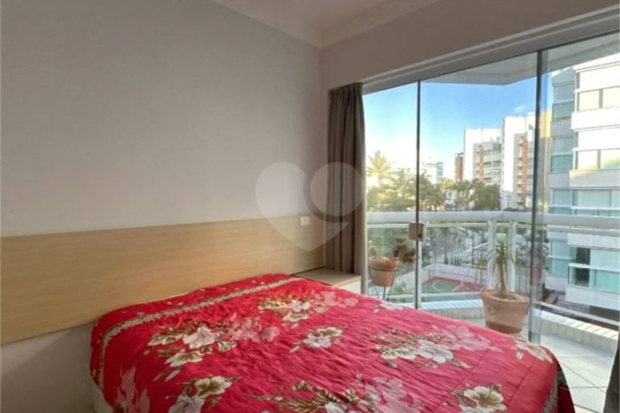 Apartamento à venda com 3 quartos, sendo 1 suíte,  em Riviera de São Lourenço, Bertioga, SP