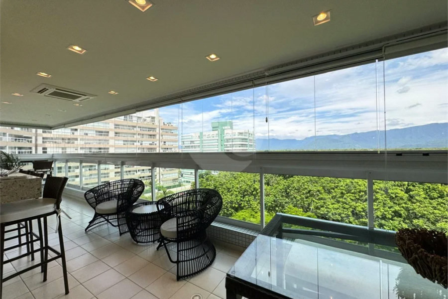 Apartamento à venda com 3 quartos, sendo 2 suítes, em Riviera de São Lourenço, Bertioga, SP