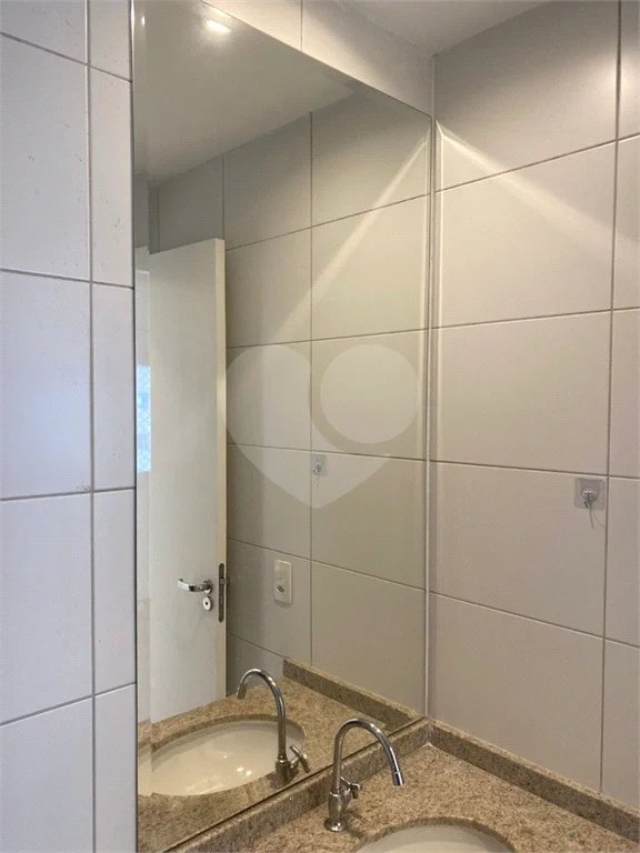 Apartamento com 70m² , 2 dormitórios , sendo 1 suíte , 1 vaga de garagem , à venda no bairro Campestre em Santo André.
