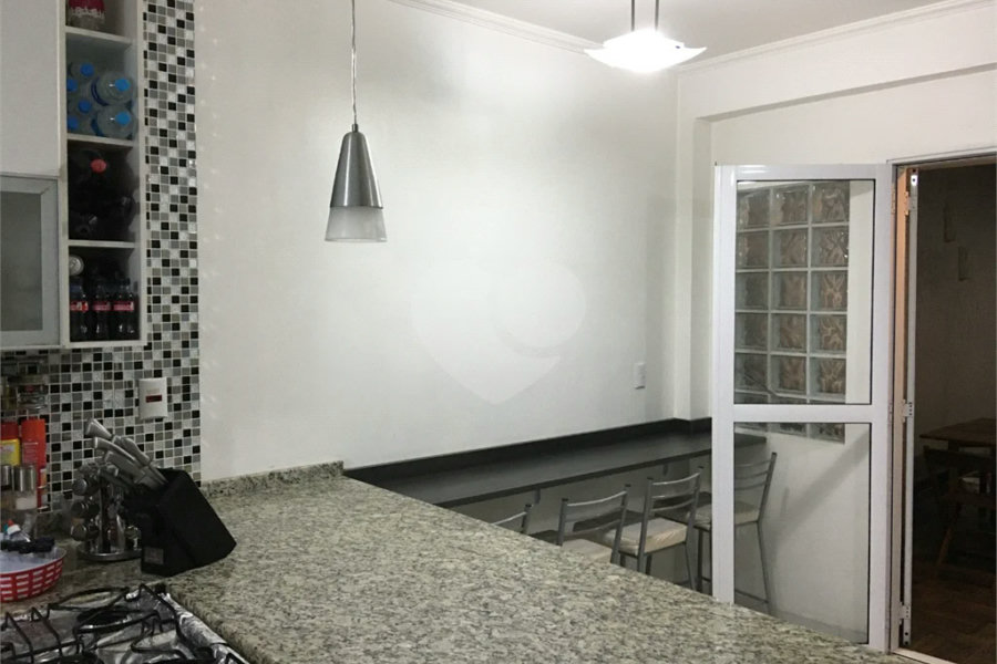Casa 4 dormitórios, 3 vagas