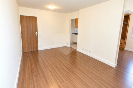 Apartamento de 44 m² com 2 dormitórios, varanda integrada e 1 vaga na Vila Guarani