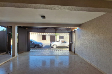 Casa/Sobrado a venda no Timburis em São Carlos