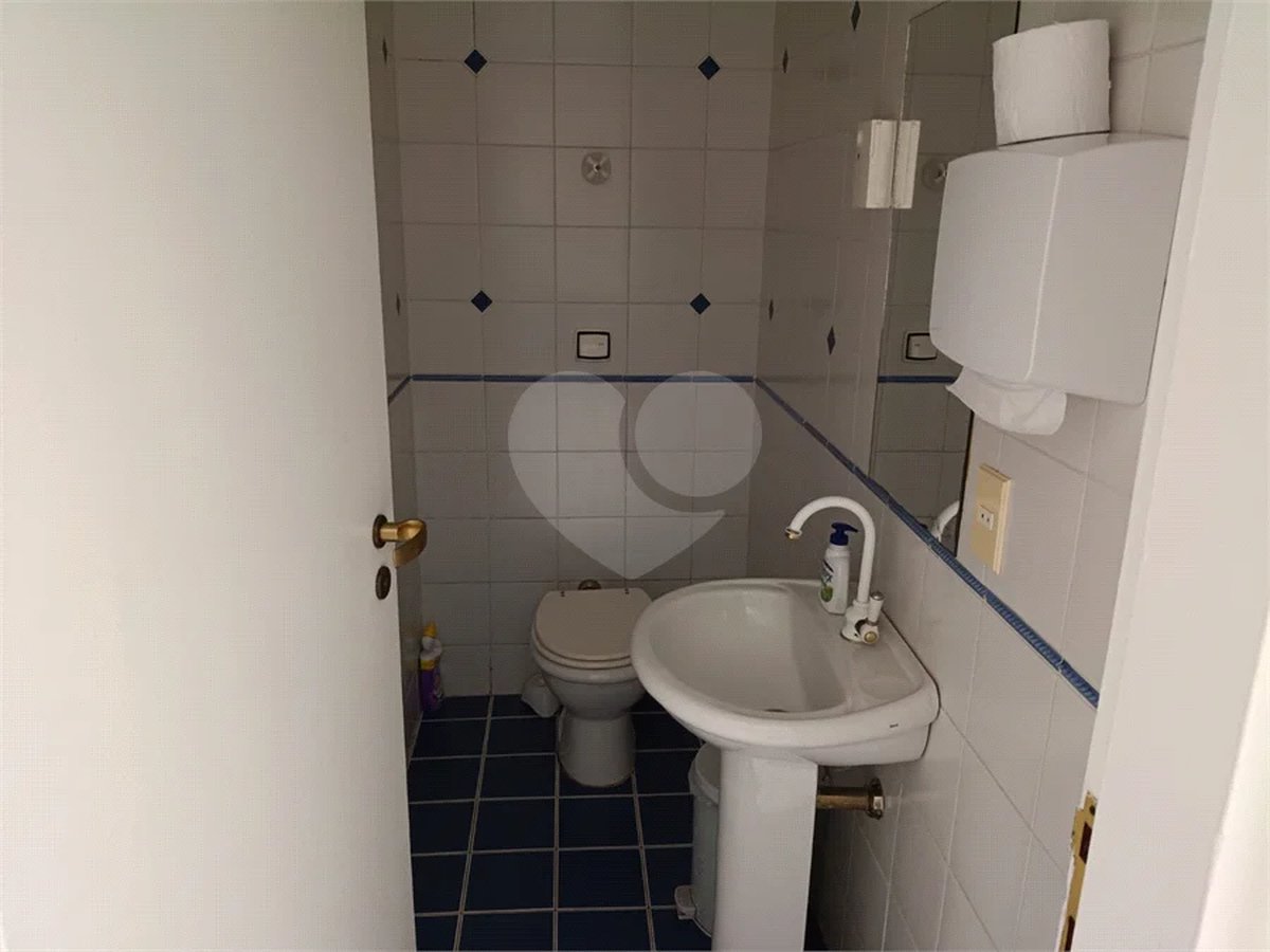Casa comercial com 7 salas, 2 vagas no Paraiso
