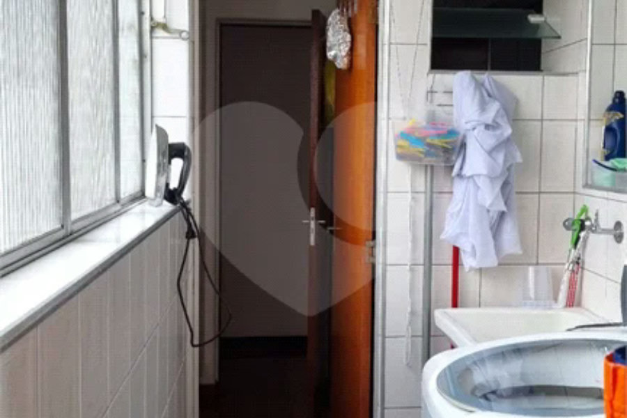 Apartamento á venda - Vila Guarani três dormitórios