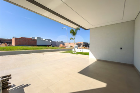 CASA Á VENDA JARDIM RESIDENCIAL DONA MARIA CANDIDA 3 SUÍTES 4 VAGAS DE GARAGEM