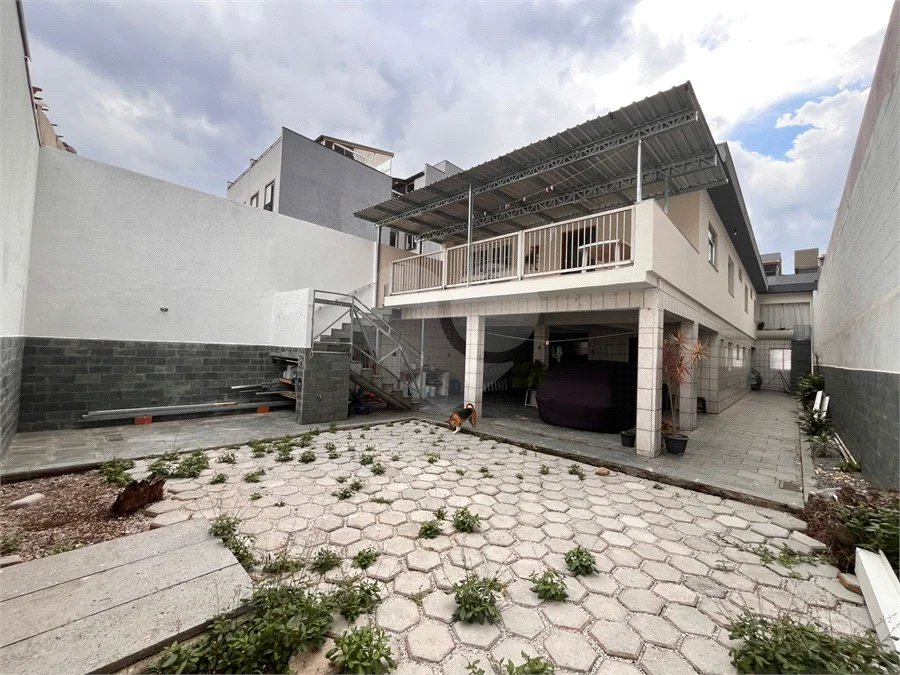 Casa com 367m², 3 dormitórios, 9 vagas, à venda na Vila Santa Teresa - Sto André.