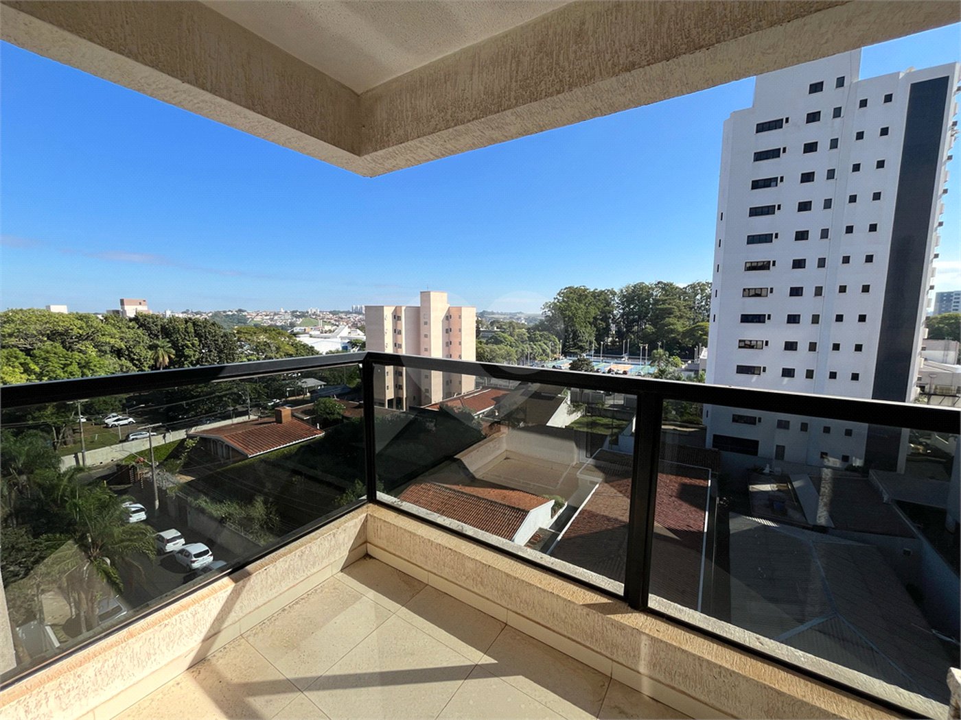 Apartamento mobiliado com 2 dormitórios sendo 1 suíte