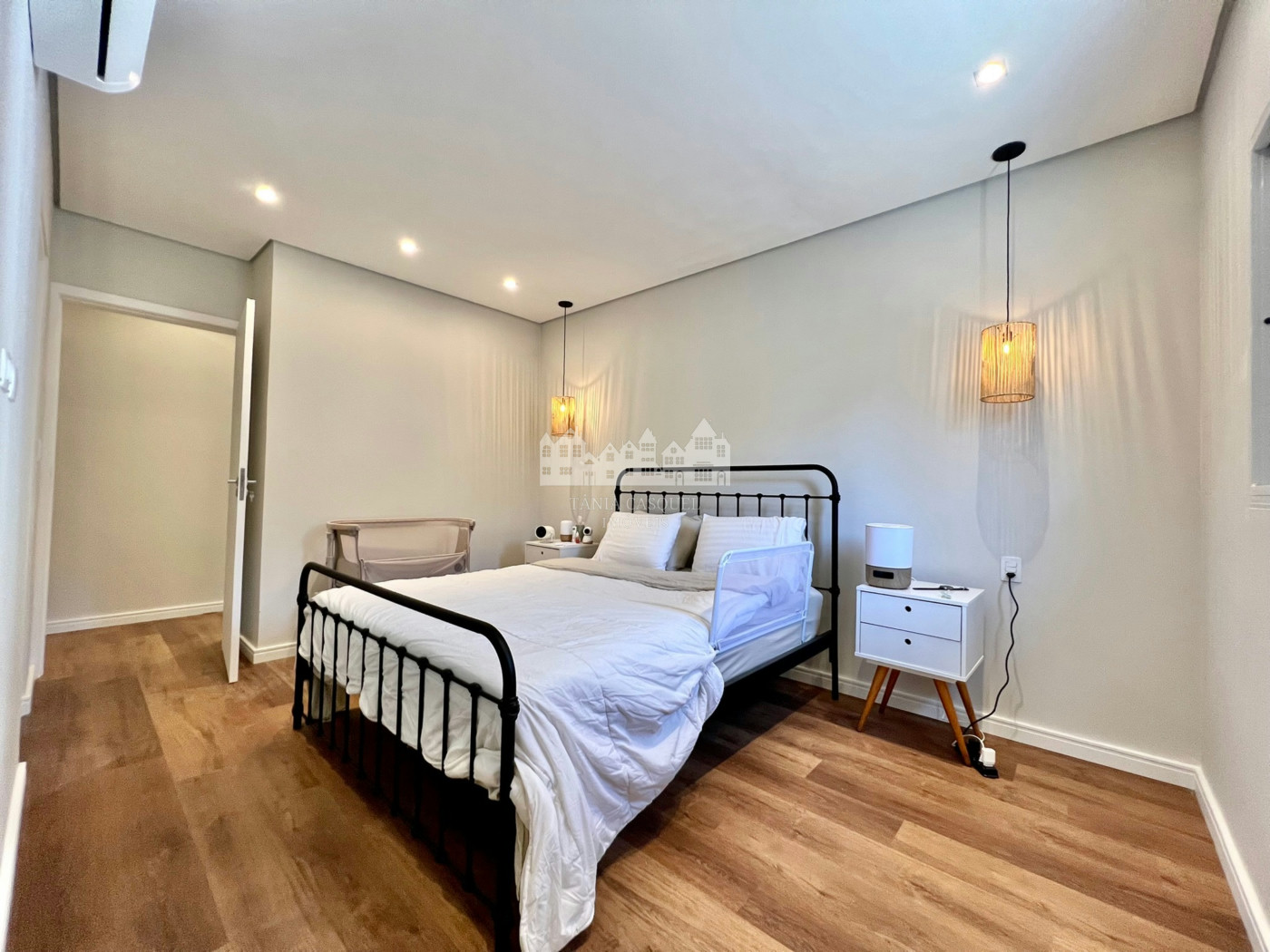 Casa Térrea à venda com 5 quartos, sendo 3 suítes, em Vila Esperia Ou Giglio, Atibaia, SP
